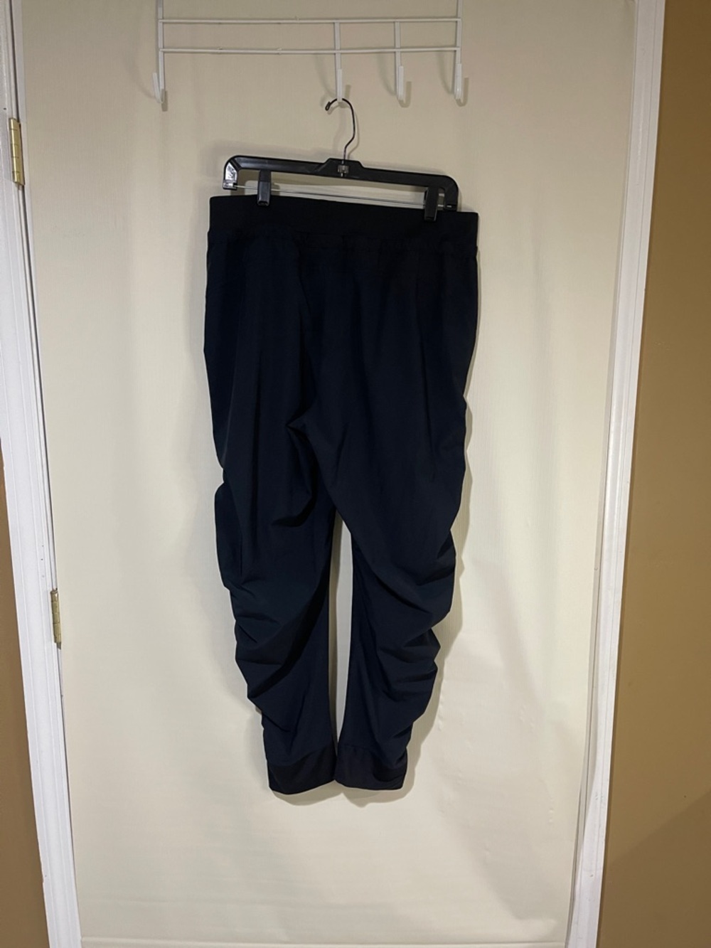 NWOT Women's Black Ruched Drawstring Lightweight Breathable Pants Size Large - Picture 7 of 11